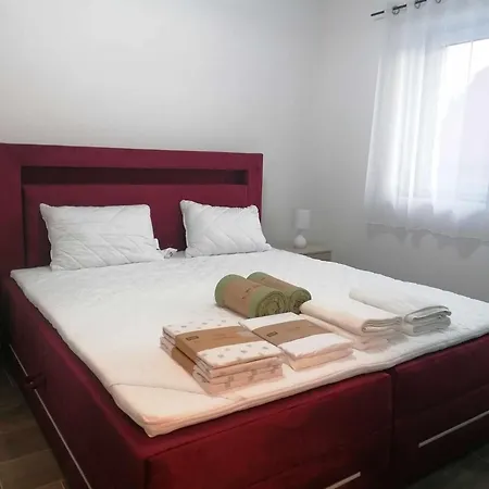 Leona Guest house Gyenesdias